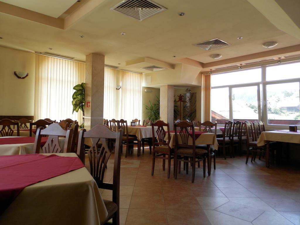 Family Hotel Daisy Borino Екстер'єр фото